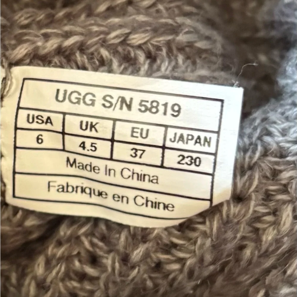 Ugg women gray classic cardy cabled knit boots